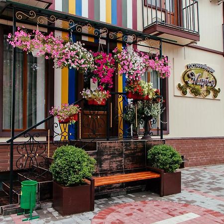 Гостинний Двір "Марія" Hotel โครโปนิตสกี ภายนอก รูปภาพ