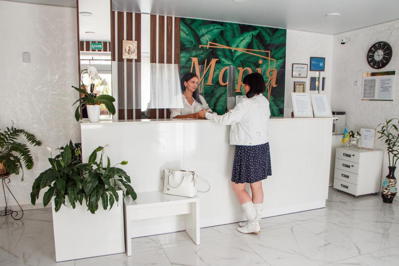 Гостинний Двір "Марія" Hotel โครโปนิตสกี ภายนอก รูปภาพ