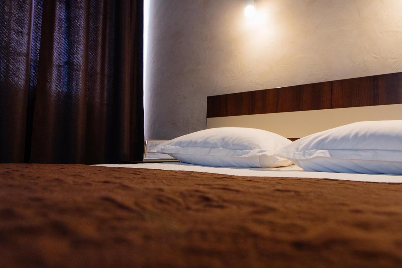 Гостинний Двір "Марія" Hotel โครโปนิตสกี ภายนอก รูปภาพ