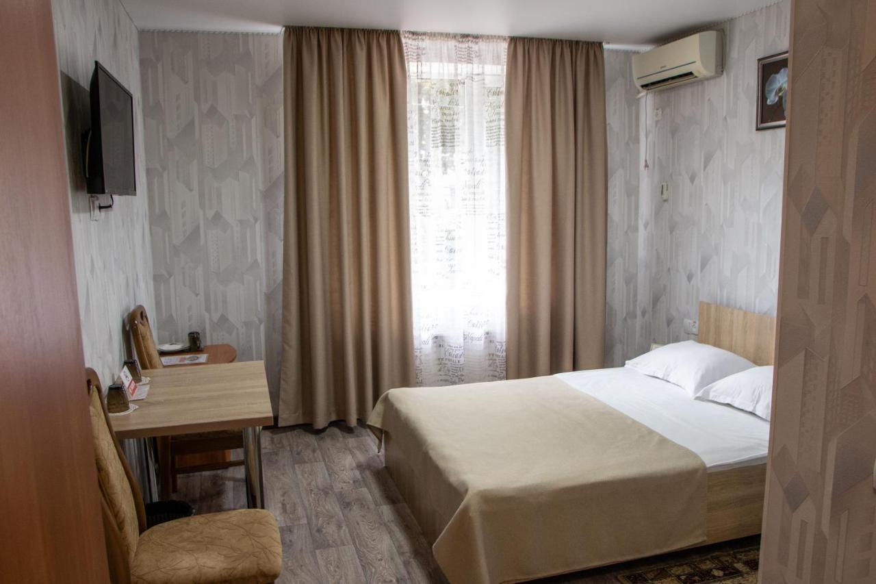 Гостинний Двір "Марія" Hotel โครโปนิตสกี ภายนอก รูปภาพ