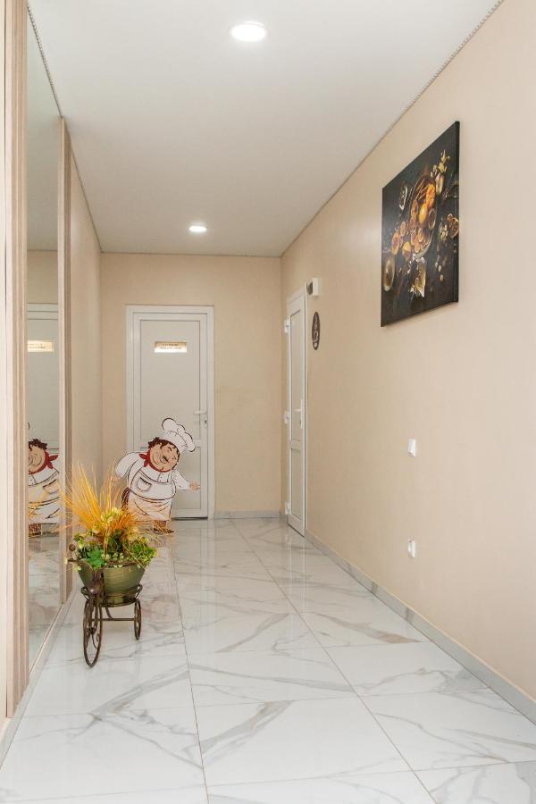 Гостинний Двір "Марія" Hotel โครโปนิตสกี ภายนอก รูปภาพ