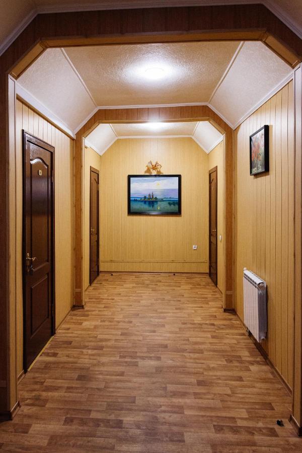Гостинний Двір "Марія" Hotel โครโปนิตสกี ภายนอก รูปภาพ